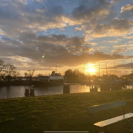 Enkhuizer Asami San Erste Reihe Mit Zaun Haus Nr 262 Feriehus