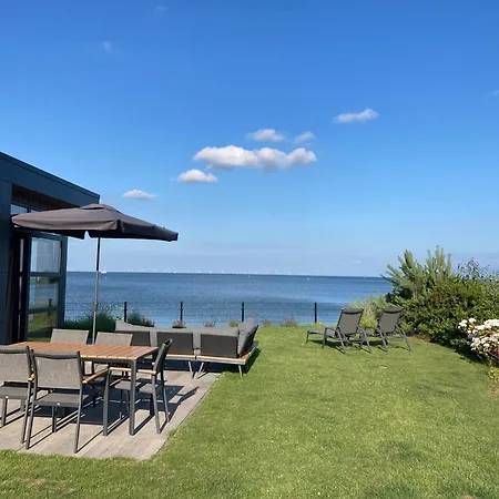 Enkhuizer Asami San Erste Reihe Mit Zaun Haus Nr 262 Feriehus