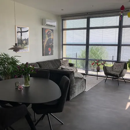 Enkhuizer Asami San Erste Reihe Mit Zaun Haus Nr 262 Feriehus